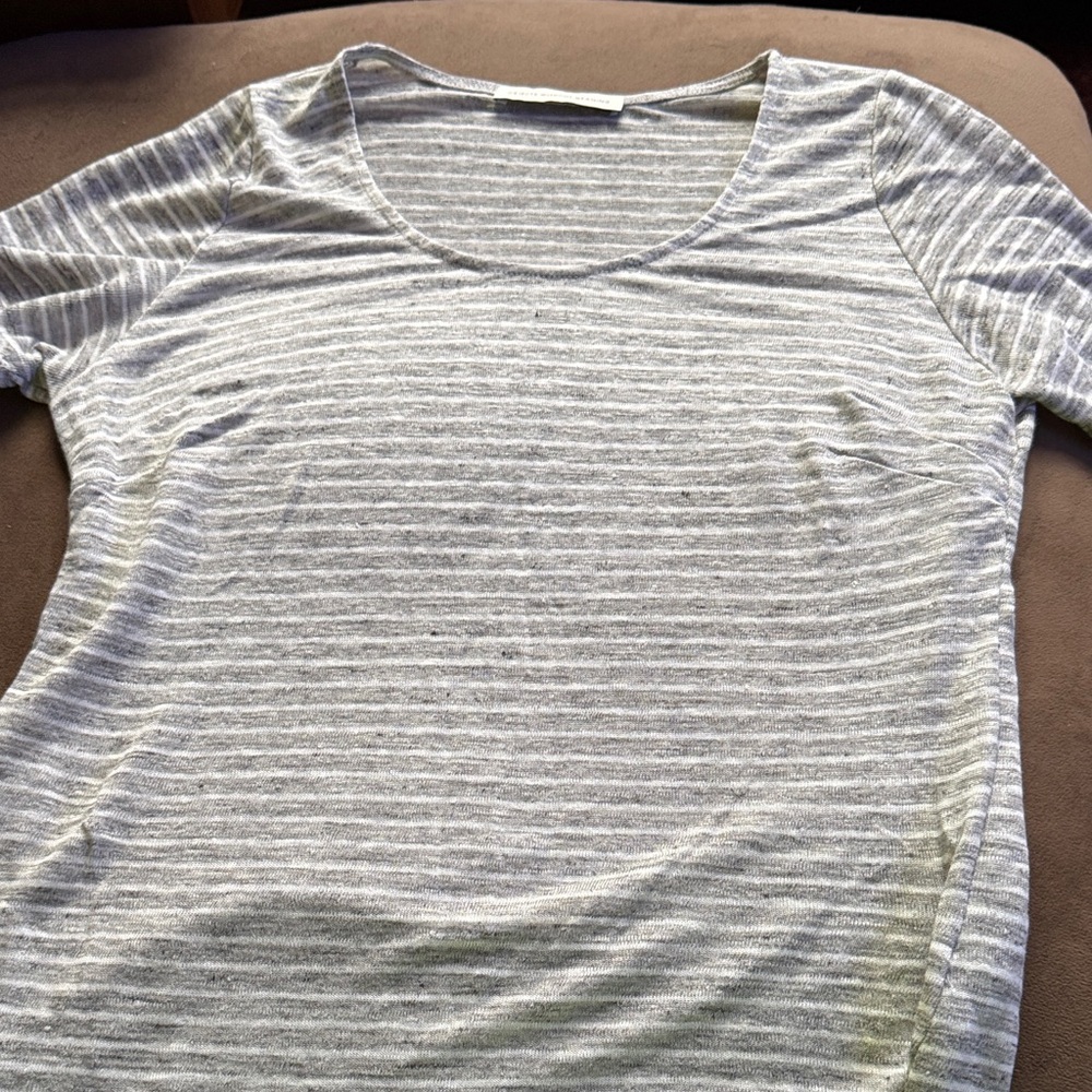 Chic Gray Striped Short Sleeve Top